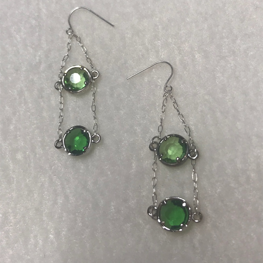 Green glass chandelier earrings - Picture 5 of 7